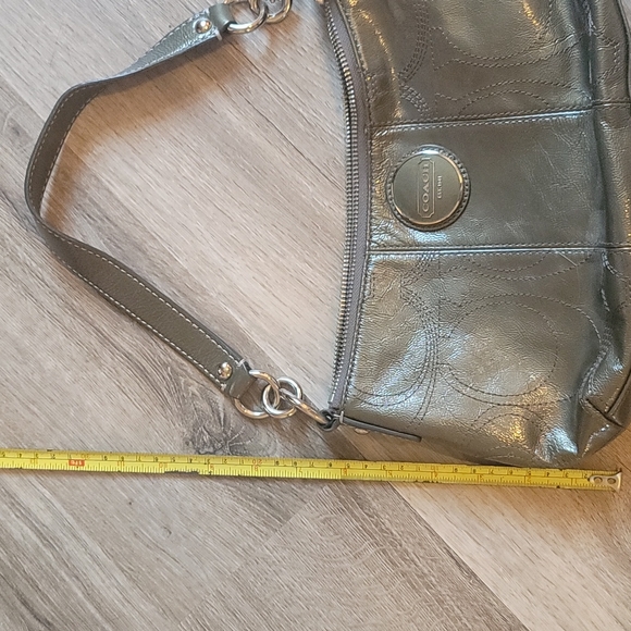 Coach Gray Shoulder Purse 👜👜 - Picture 11 of 11